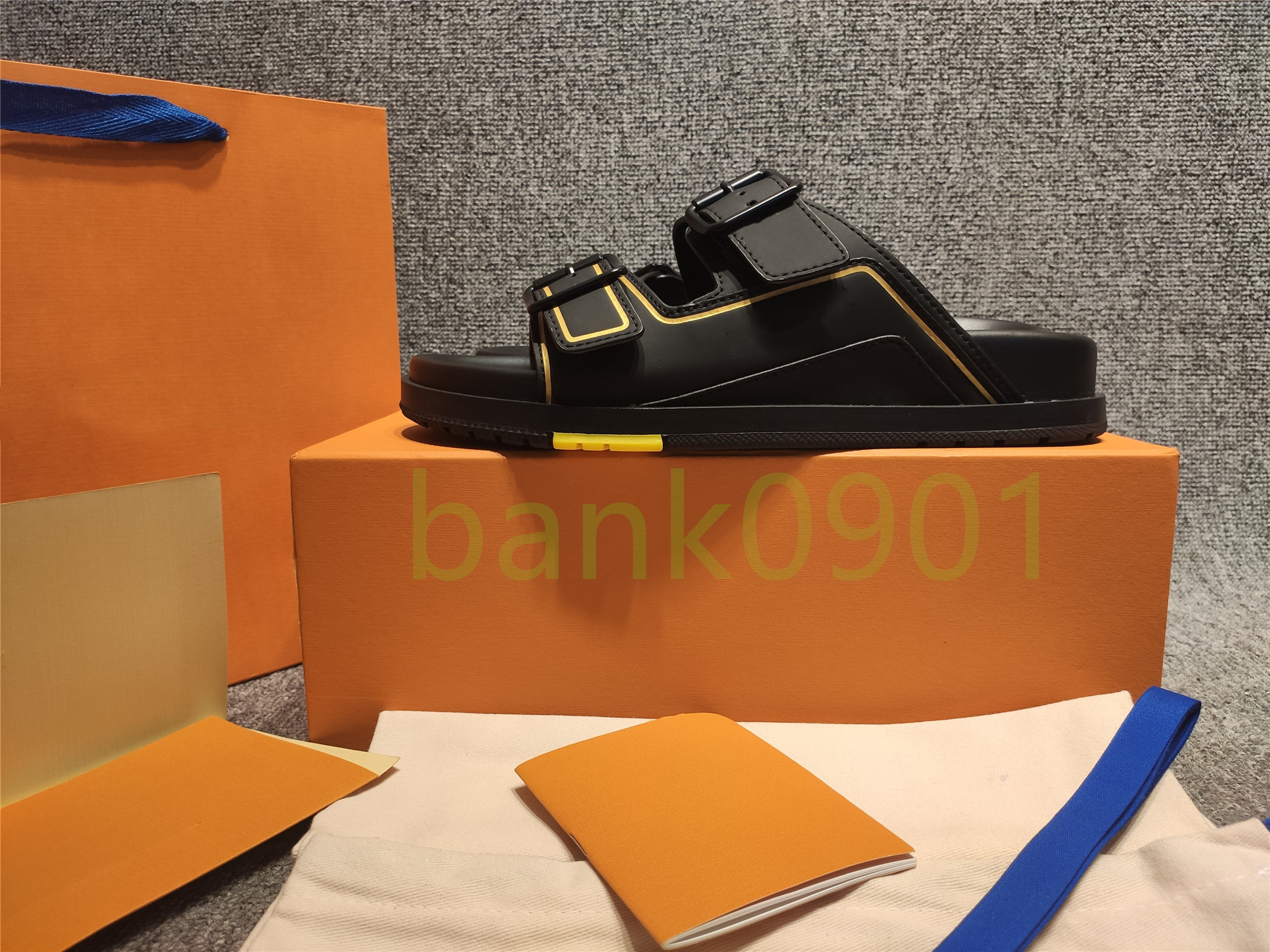 designer luxury woman slipper men quality slides minimalist summer lady sandal shoes fashion royal versatile sandals with box dust bag5 size 3546
designer luxury woman slipper men quality slides minimalist summer lady sandal shoes fashion royal versatile sandals with box dust bag5 size 3546