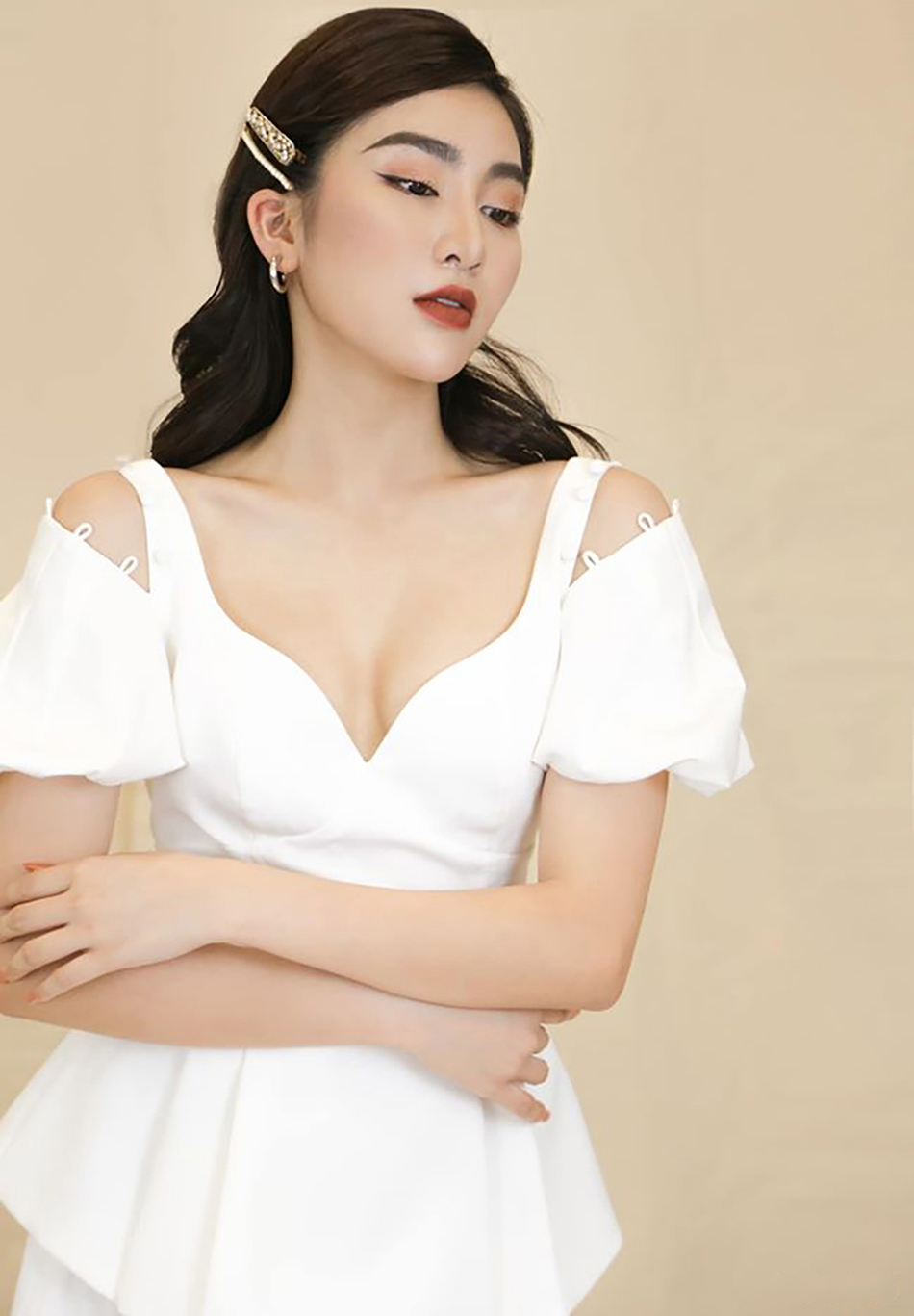 Free Ladies Summer White Dress Set Elegant V-neck Lantern Short Sleeve Slim Top & A-line Midi Skirt Two-piece 210524