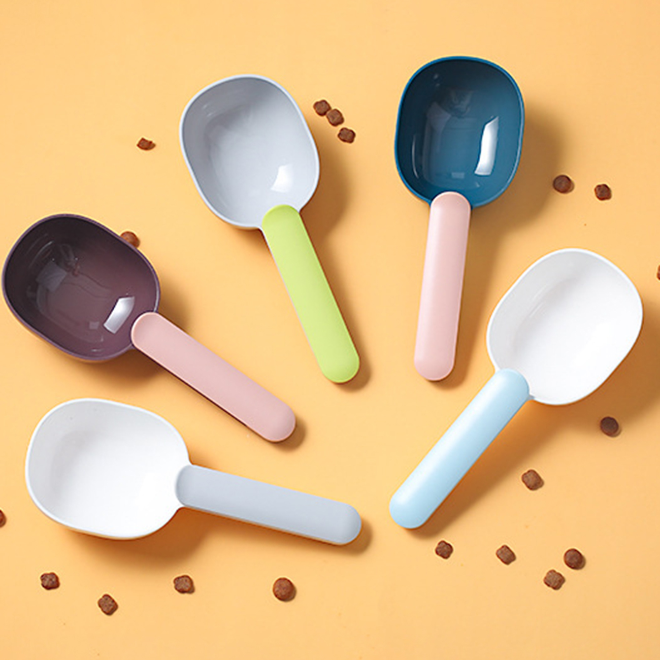 Multifunctional Dog Spoon Pet Feeding Spoon With Sealed Bag Clip Creative Measuring Cup Curved Design,Easy To Clean