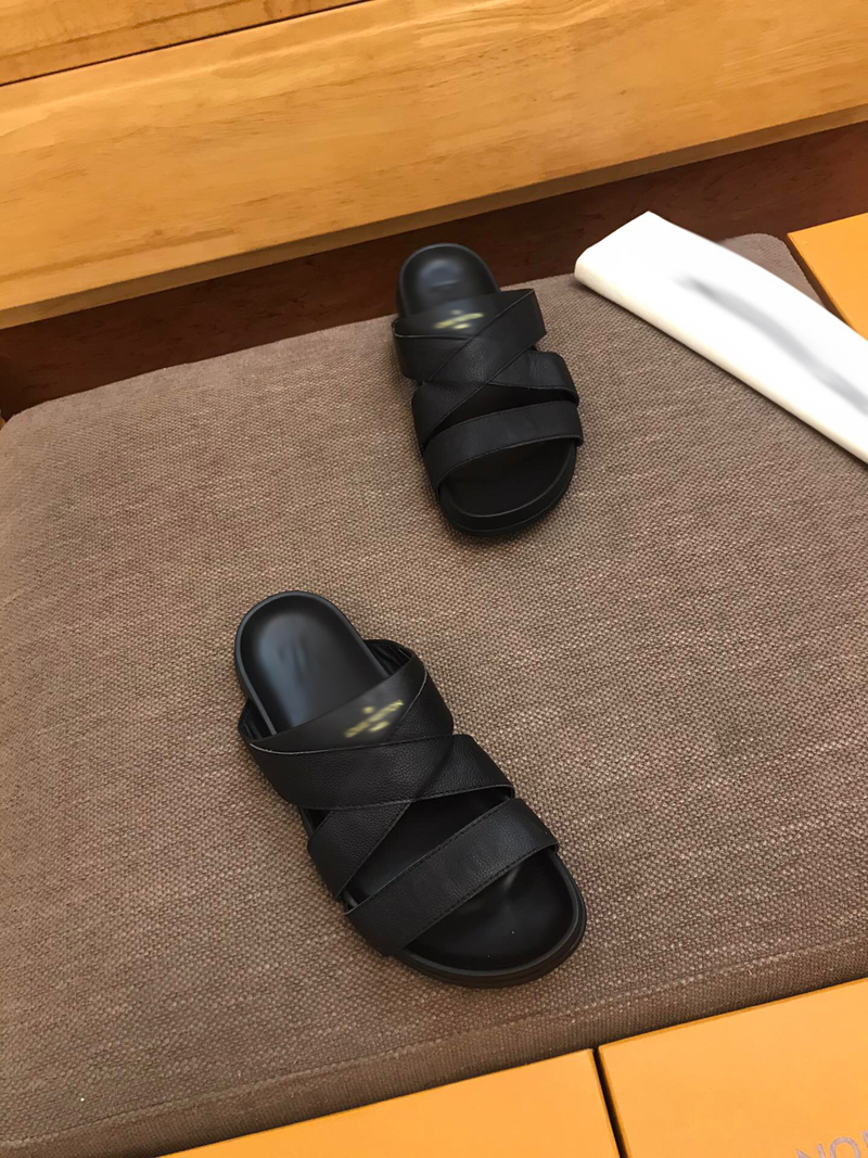 2021 Slipper Men Slides Sandals Designer Shoes Luxury Slide Summer Fashion Wide Flat Slippery Thick Sandal Slippers Flip Flops With Box Size 39-45 -E79, Black
2021 Slipper Men Slides Sandals Designer Shoes Luxury Slide Summer Fashion Wide Flat Slippery Thick Sandal Slippers Flip Flops With Box Size 39-45 -E79, Black