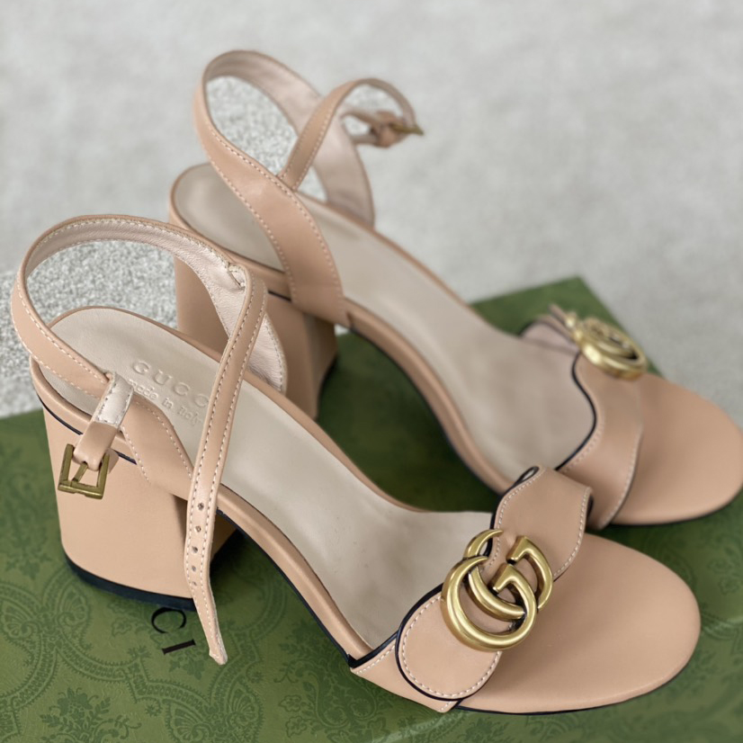2021 Luxury high Heels Leather sandal suede mid-heel 7-11cm women designer sandals summer beach sexy wedding shoes with box w3, Color 4;black leather
2021 Luxury high Heels Leather sandal suede mid-heel 7-11cm women designer sandals summer beach sexy wedding shoes with box w3, Color 4;black leather