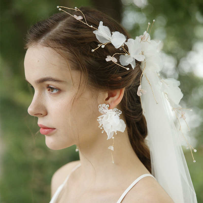 Ins Hotsale White Flower Bridal Veils Crystal Wedding Headpiece with Veil Handmade Women Accessories X0726