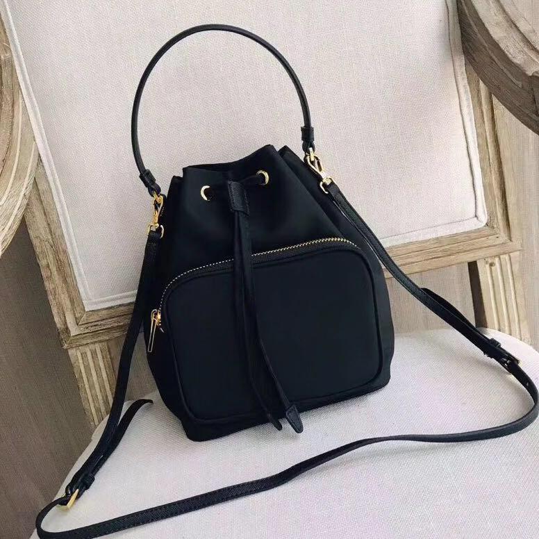 Wholesale lWaterproof Canvas Drawstring pouch women Drawstring bag bucket lady messenger bag phone purse satchel chain shoulder bag handbag
Wholesale lWaterproof Canvas Drawstring pouch women Drawstring bag bucket lady messenger bag phone purse satchel chain shoulder bag handbag