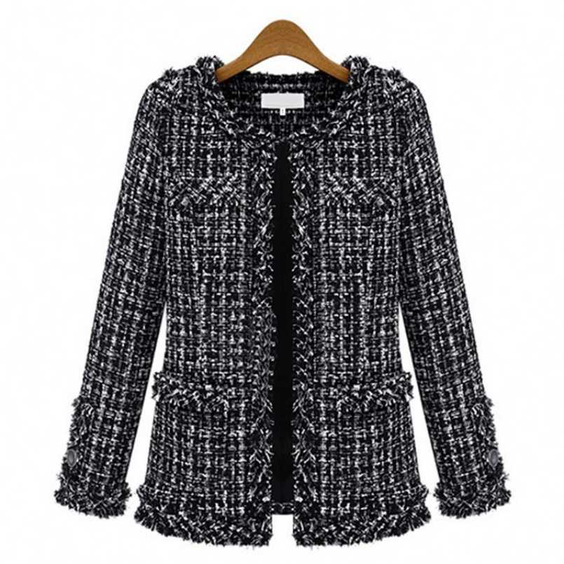 Autumn Winter Black White Plaid Loose Short Coat Women Vintage O Neck Long Sleeve Tassel Tweed Coat Plus Size Ladies Jacket Coat 211110
Autumn Winter Black White Plaid Loose Short Coat Women Vintage O Neck Long Sleeve Tassel Tweed Coat Plus Size Ladies Jacket Coat 211110