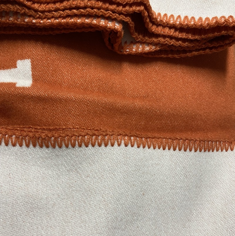135x170cm Letter Cashmere Blanket Crochet Soft Wool Shawl Portable Warm Plaid Sofa Travel Fleece Knitted Throw Cape Designer Blank
135x170cm Letter Cashmere Blanket Crochet Soft Wool Shawl Portable Warm Plaid Sofa Travel Fleece Knitted Throw Cape Designer Blank