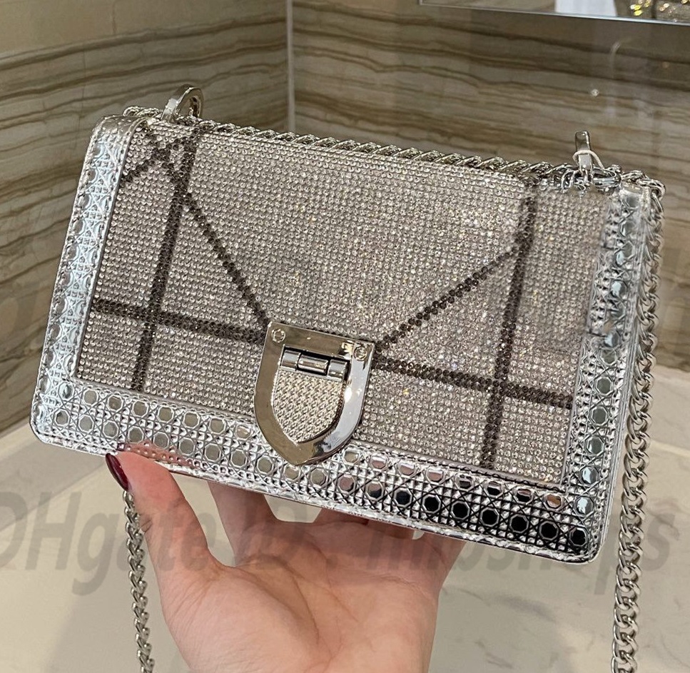 Shoulder Bags Crystal Diamond Shield wallets High Quality D luxurys Designer Handbags Totes Clutch leather purse Handbag 2022 Fashion bag Most Popular, No bags
Shoulder Bags Crystal Diamond Shield wallets High Quality D luxurys Designer Handbags Totes Clutch leather purse Handbag 2022 Fashion bag Most Popular, No bags