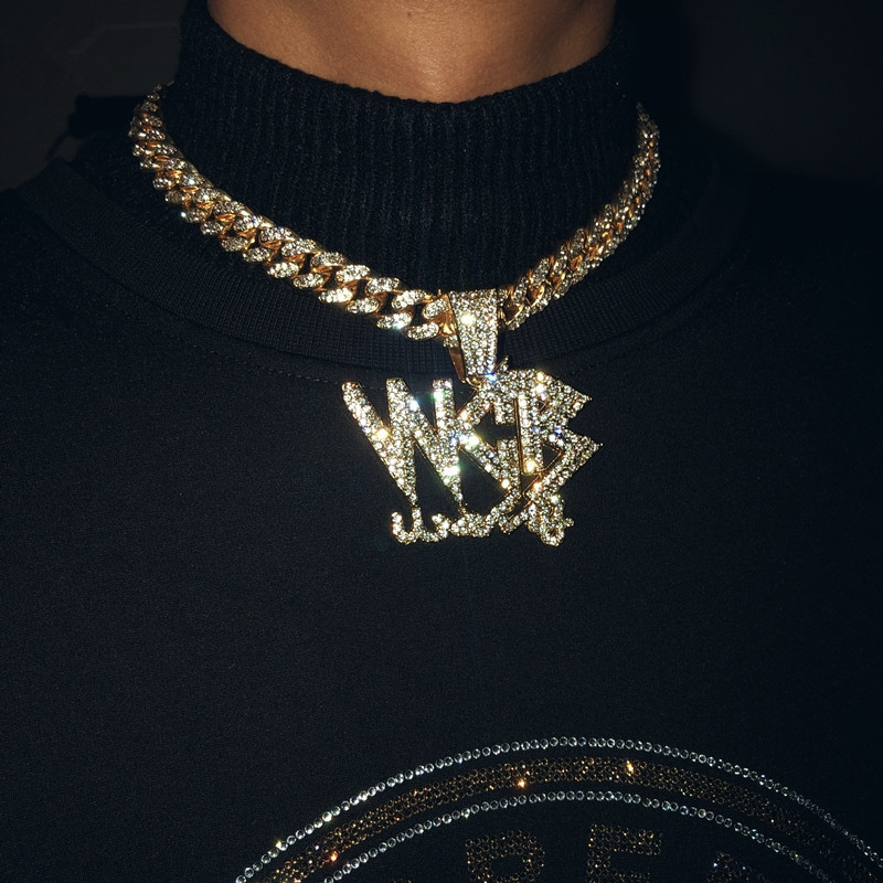 New Bling Iced Out Cubic Zircon Cuban Link Chain Letter WCB Pendant Necklace For Men Hip Hop Jewelry Gift Dropshipping X0509
New Bling Iced Out Cubic Zircon Cuban Link Chain Letter WCB Pendant Necklace For Men Hip Hop Jewelry Gift Dropshipping X0509