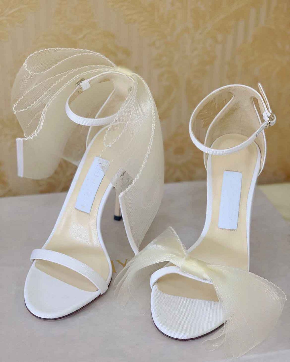 Aveline Bridal Wedding Evening Sandals Shoes For Women Bow Embellished Lady Feminine Stiletto Heels Summer Brand Averly Pumps EU35-43.BOX
Aveline Bridal Wedding Evening Sandals Shoes For Women Bow Embellished Lady Feminine Stiletto Heels Summer Brand Averly Pumps EU35-43.BOX