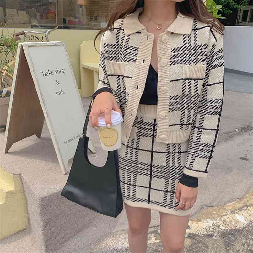 Autumn Fashion Korean Chic Lapel Check Sweater Cardigan Jacket Slim Hip Wrap High Waist Knit Skirt Two Piece Set 210520, The picture color
Autumn Fashion Korean Chic Lapel Check Sweater Cardigan Jacket Slim Hip Wrap High Waist Knit Skirt Two Piece Set 210520, The picture color