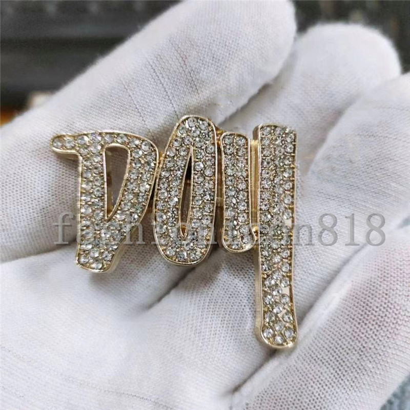 Luxury Designer Men Women Pins Brooches Gold Silver Letter Brooch Pin for Suit Dress Pins for Party Nice Gift, Gray
Luxury Designer Men Women Pins Brooches Gold Silver Letter Brooch Pin for Suit Dress Pins for Party Nice Gift, Gray
