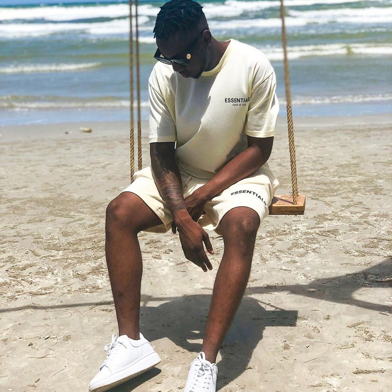 2021 Men's T-Shirts Essentials European and Mei Buber Fog Fear of GoD Simple embroidery logo loose half sleeves, White;black
2021 Men's T-Shirts Essentials European and Mei Buber Fog Fear of GoD Simple embroidery logo loose half sleeves, White;black