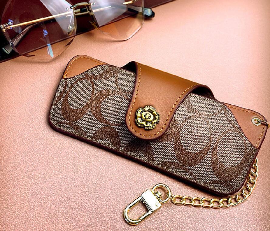 83 coach women&men Sunglasses Bag Cute Portable Leather Case Protective Sleeve Clip Fashion Glasses Bag, Black;brown
83 coach women&men Sunglasses Bag Cute Portable Leather Case Protective Sleeve Clip Fashion Glasses Bag, Black;brown