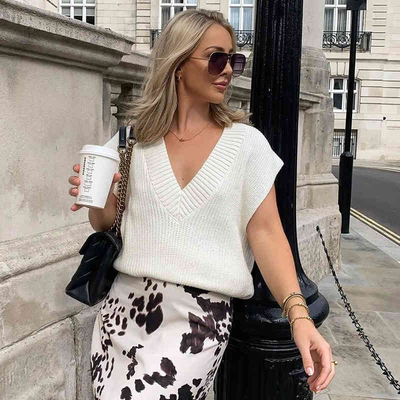 V Neck Knitted Sweater Vest Women Sleeveless Casual White Pullovers Autumn Winter Black Streetstyle Tops Jumper 210427