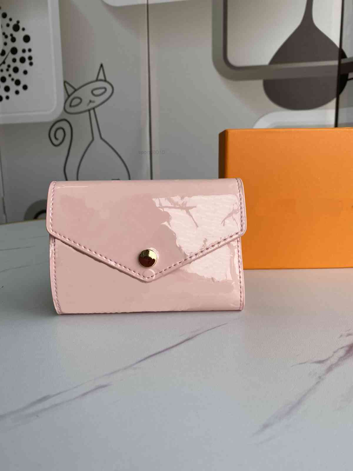 Original 2021 style female coin purse ladies Empreinte patent leather short wallet credit card holder bag box, 1#41938
Original 2021 style female coin purse ladies Empreinte patent leather short wallet credit card holder bag box, 1#41938