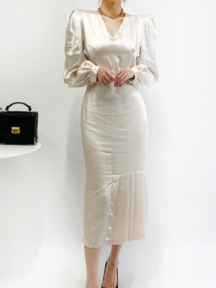 ZAWFL Chic Elegant Temperament V-neck Slim-fit Pleated Waist Puff Sleeve Back Split Wrap Hip Dress Office Lady Fashion 210525, Picture color
ZAWFL Chic Elegant Temperament V-neck Slim-fit Pleated Waist Puff Sleeve Back Split Wrap Hip Dress Office Lady Fashion 210525, Picture color