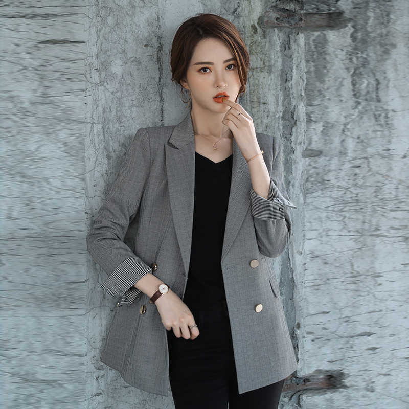Autumn and winter ladies jacket high quality Casual temperament double-breasted striped blazer Female office women's suit 210527
Autumn and winter ladies jacket high quality Casual temperament double-breasted striped blazer Female office women's suit 210527