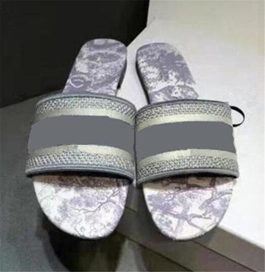 Women Slippers Classics Paris Fahsion Summer Girls Beach Slides Black White Red Flip Flops Floral brocade Gear bottoms Sandals eur 34-42, T5
Women Slippers Classics Paris Fahsion Summer Girls Beach Slides Black White Red Flip Flops Floral brocade Gear bottoms Sandals eur 34-42, T5