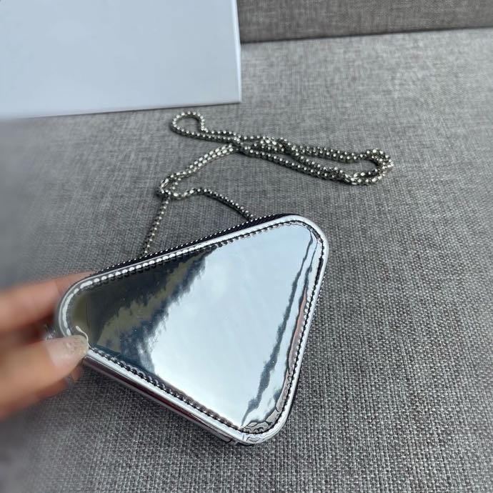 Fashion Women's Make-up Bag Designer Retro Letter Print Handbag High Quality Temperament Make-up Bag Trend, 01
Fashion Women's Make-up Bag Designer Retro Letter Print Handbag High Quality Temperament Make-up Bag Trend, 01