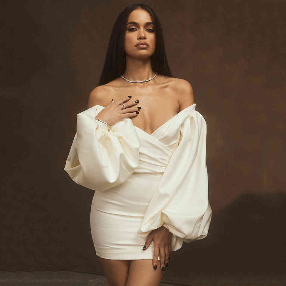 Free Women Satin Dress Sexy V-neck Lantern Sleeve Bodycon Strapless Celebrity C Club Party Mini Vestidos 210524