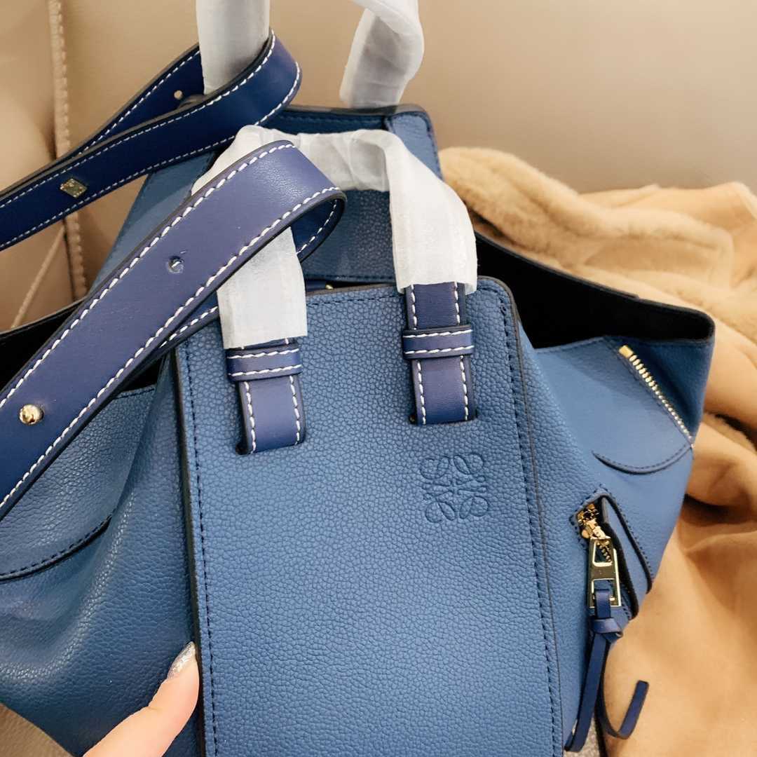Loewe women handbags mletter print designer messenger bag chain luxury bag crossbody pu leather high quality purse YJRV
Loewe women handbags mletter print designer messenger bag chain luxury bag crossbody pu leather high quality purse YJRV
