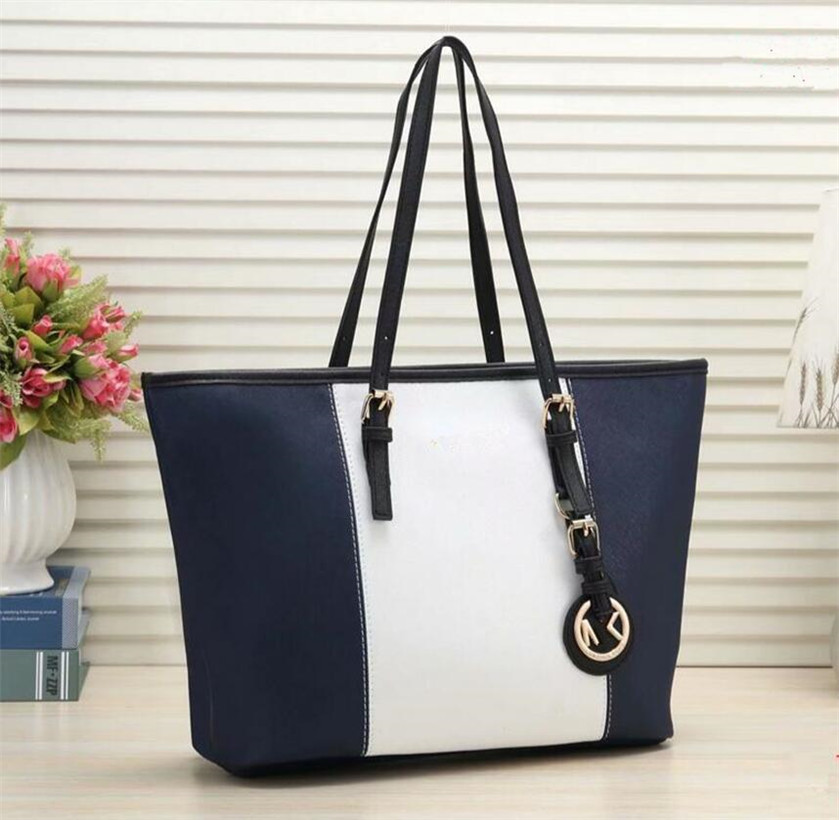 ONTHEGO MM GM bag Luxurys Designers bags handbags High Quality Ladies Chain Shoulder Patent Leather Diamond Evening Party luxurybag 137
ONTHEGO MM GM bag Luxurys Designers bags handbags High Quality Ladies Chain Shoulder Patent Leather Diamond Evening Party luxurybag 137