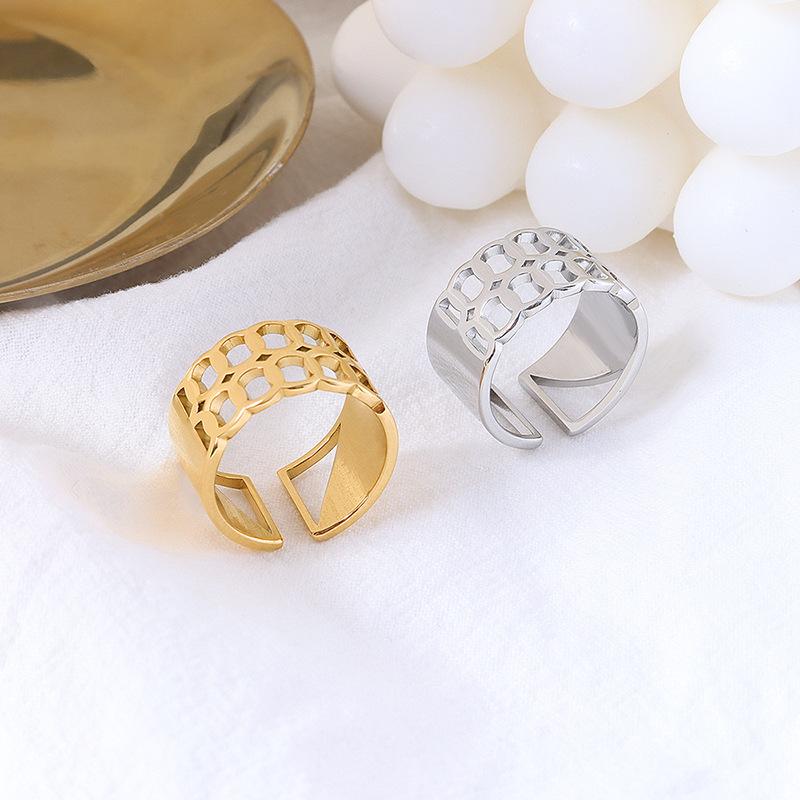 Cluster Rings INS Personality Hollowed-out Geometric Twisted Index Finger For Women Girl Titanium Steel 18K Gold Plated Ring, Golden;silver
Cluster Rings INS Personality Hollowed-out Geometric Twisted Index Finger For Women Girl Titanium Steel 18K Gold Plated Ring, Golden;silver