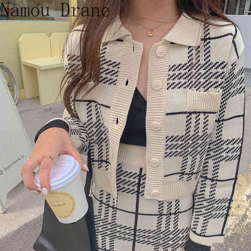 Autumn and Winter Fashion Plaid Sweater Cardigan Jacket + Slim One Step Skirt Short Bag Hip Two-piece Suit 210429, Sky blue
Autumn and Winter Fashion Plaid Sweater Cardigan Jacket + Slim One Step Skirt Short Bag Hip Two-piece Suit 210429, Sky blue