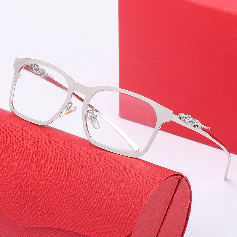 Fashion carti Designer Cool sunglasses luxury men designer Three-dimensional Metal retro Leopard Head Optical Frame Business Edition all-match gold and silver
Fashion carti Designer Cool sunglasses luxury men designer Three-dimensional Metal retro Leopard Head Optical Frame Business Edition all-match gold and silver