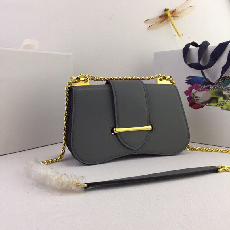 2022 5A + Brand Designer Shoulder Bag Women's Fashion Luxury Original Edition Sidonie Cowhide Fabric And Inner Sheepskin Lining Top Lea
2022 5A + Brand Designer Shoulder Bag Women's Fashion Luxury Original Edition Sidonie Cowhide Fabric And Inner Sheepskin Lining Top Lea