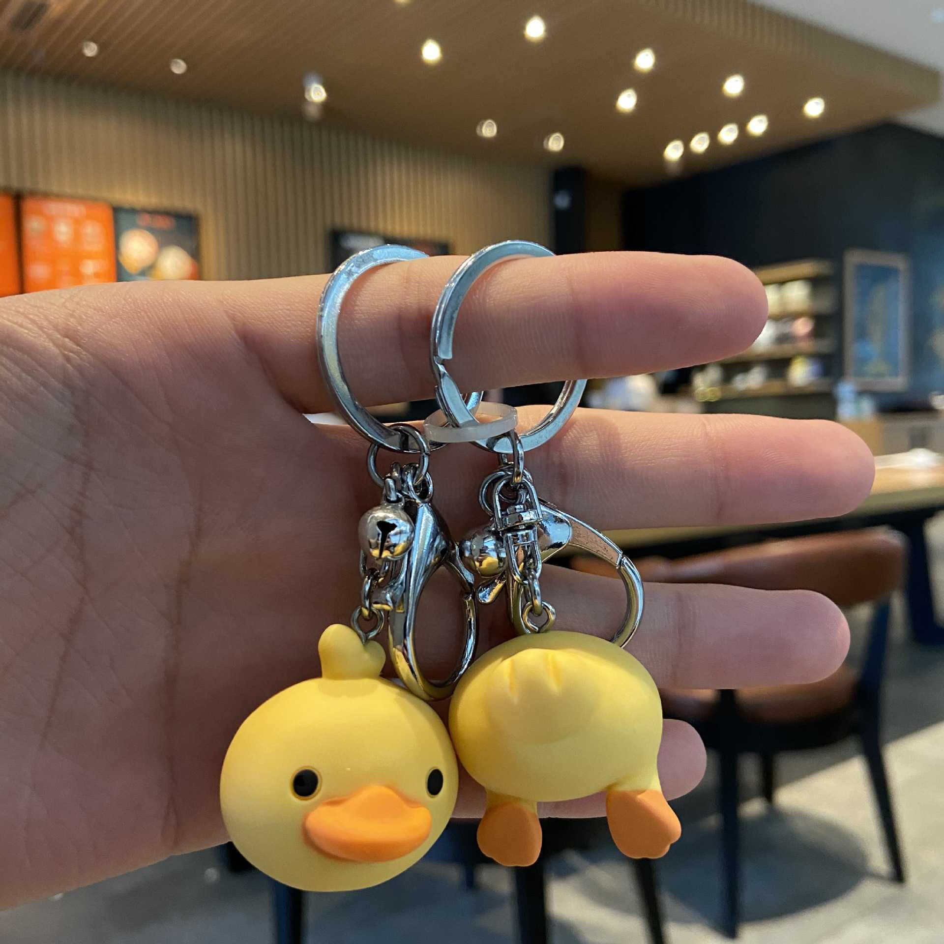 Cute Key Chain Wholesale Creative Little Yellow Duck Resin Doll Couple Diy Female Cartoon Mobile Phone Pendant Keychain Pouch G1019