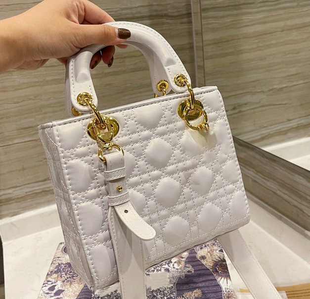 Cute White Ladies Bags Designer Luxury Handbags Lady Shoulder Bag Cross-Body Women Totes Crossbody Clutch Fashion Handbag Comes with gift box
Cute White Ladies Bags Designer Luxury Handbags Lady Shoulder Bag Cross-Body Women Totes Crossbody Clutch Fashion Handbag Comes with gift box
