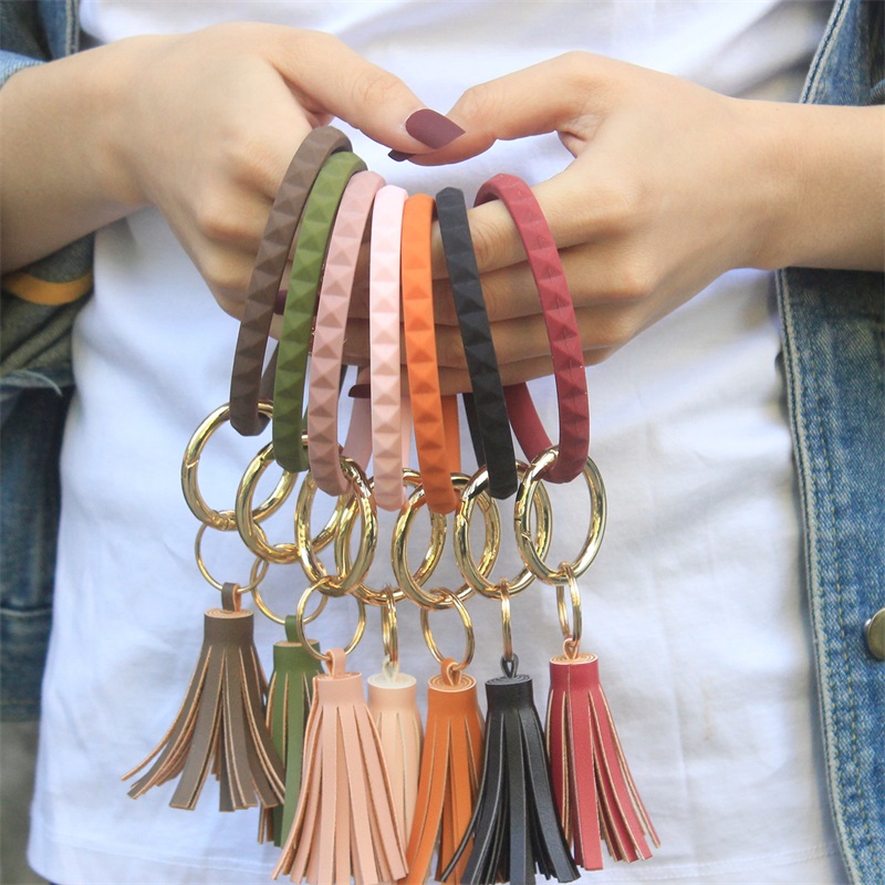 Silicone Keychain Bangle Tassel Bracelets Keyring Party O Shaped Wristlet Bracelet Circle Charm Holder Wristbands Chain Jewelry 5025 Q2
Silicone Keychain Bangle Tassel Bracelets Keyring Party O Shaped Wristlet Bracelet Circle Charm Holder Wristbands Chain Jewelry 5025 Q2