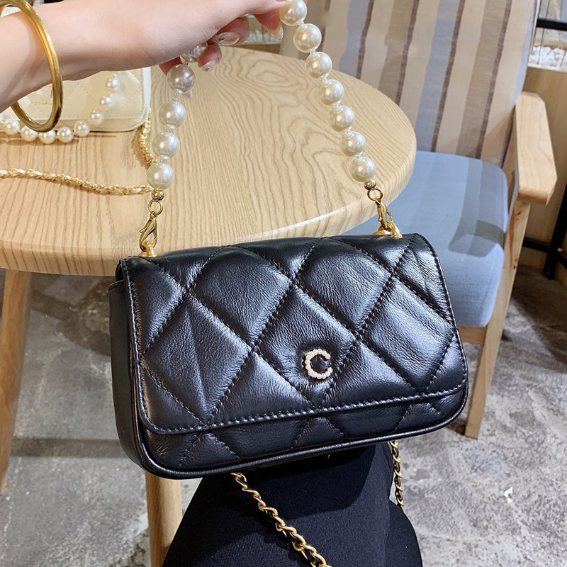 S21 Classic C Mini Flap 20C Calfskin Crossbody Bags Imitation Pearls Handle Tote Matelasse Double Chains Sacoche Quilted Clutch Cosmetic Sho
S21 Classic C Mini Flap 20C Calfskin Crossbody Bags Imitation Pearls Handle Tote Matelasse Double Chains Sacoche Quilted Clutch Cosmetic Sho
