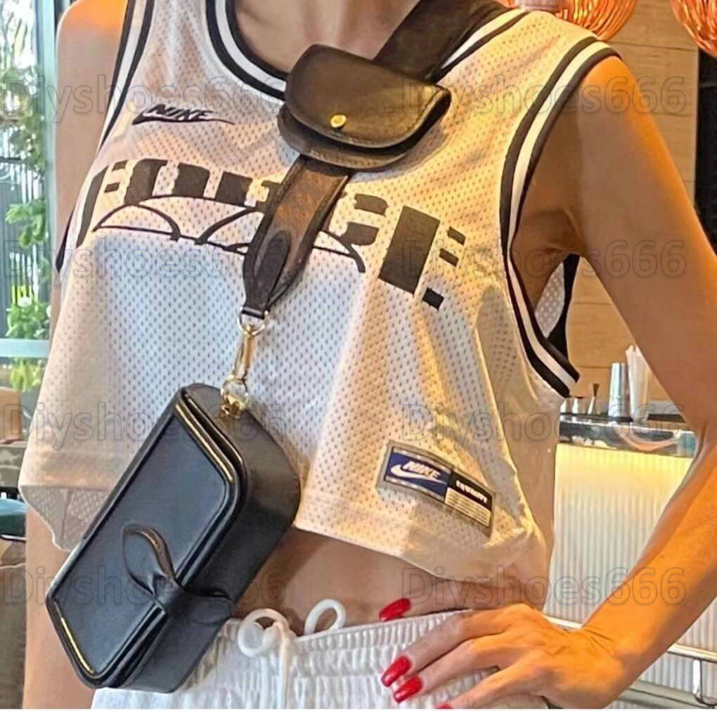 Officier Pouch Shoulder Bag M69841 Crossbody Ultimate Utility Accessory Designer Womens HandBag 2piece 2sets With Wallet Purse Multi Pochett, Red;black
Officier Pouch Shoulder Bag M69841 Crossbody Ultimate Utility Accessory Designer Womens HandBag 2piece 2sets With Wallet Purse Multi Pochett, Red;black