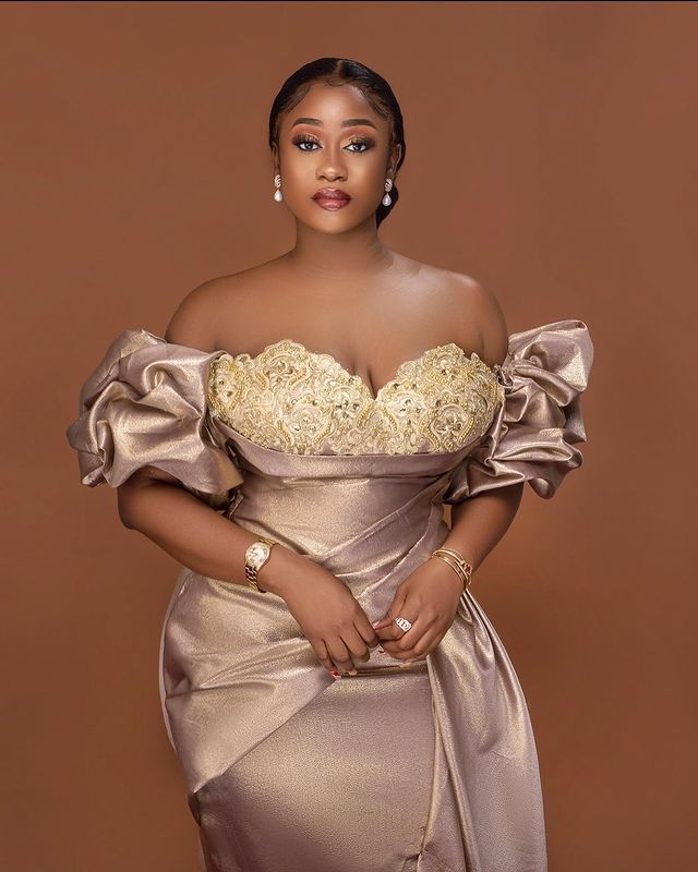 2022 Plus Size Arabic Aso Ebi Stylish Sexy Lace Prom Dresses Beaded Sheath Evening Formal Party Second Reception Birthday Bridesmaid Engagement Gowns 