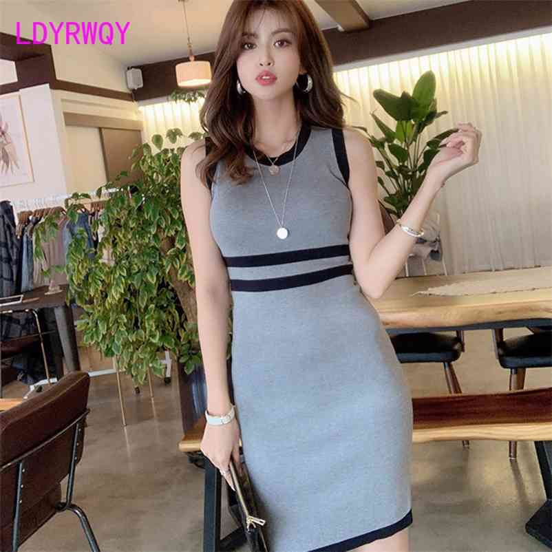 LDYRWQY summer Korean women's round neck sleeveless contrast color knitted hip slim dress Sheath Office Lady 210603, Pink
LDYRWQY summer Korean women's round neck sleeveless contrast color knitted hip slim dress Sheath Office Lady 210603, Pink