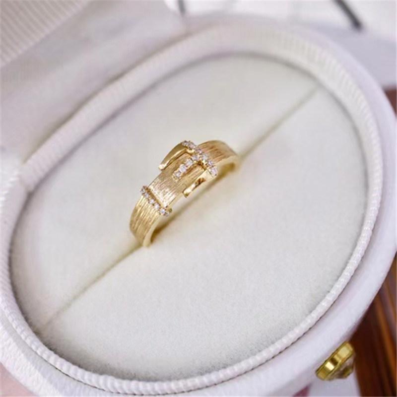 Cluster Rings UNICE Trendy Solid 18K Yellow Gold AU750 Natural Diamond Belt Buckle Up Drawing Process Men Women Couple Fine Jewelry
Cluster Rings UNICE Trendy Solid 18K Yellow Gold AU750 Natural Diamond Belt Buckle Up Drawing Process Men Women Couple Fine Jewelry