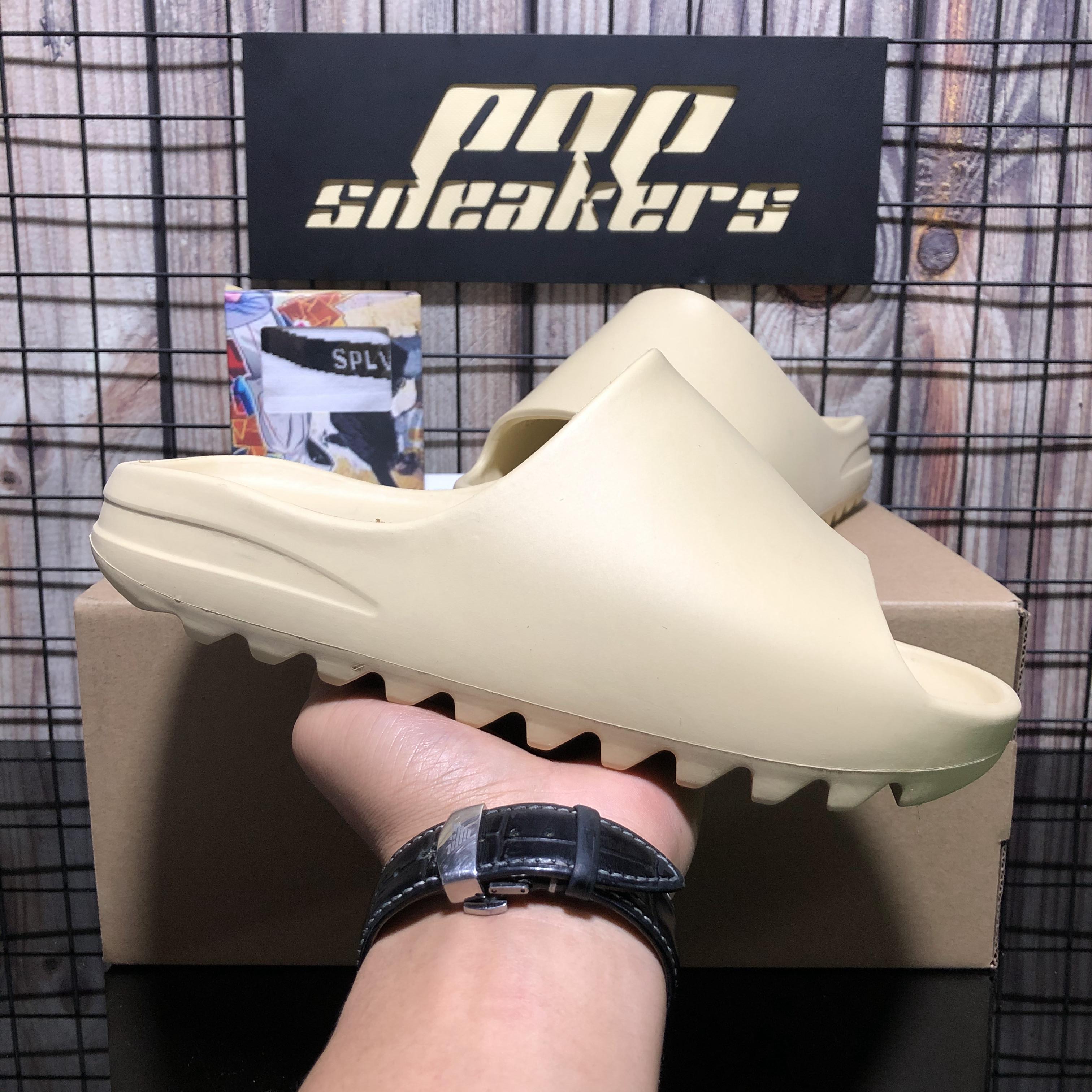 Top Quality Slides Graffiti Bone Resin Desert Sandy Rubber Slippers Summer Brown Flat Men Women Beach Foam Runner With Box, Color 9
Top Quality Slides Graffiti Bone Resin Desert Sandy Rubber Slippers Summer Brown Flat Men Women Beach Foam Runner With Box, Color 9