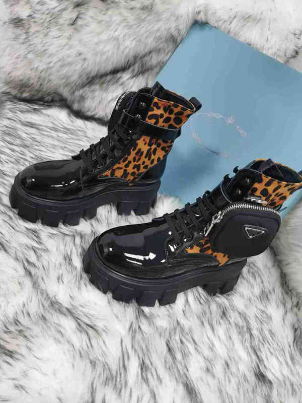 Boots quality outdoor Top women fashion mini bag Martin luxurys sheepskin lining half boot designer non-slip Motorcycle Booties Lace-up WM5G, Style
Boots quality outdoor Top women fashion mini bag Martin luxurys sheepskin lining half boot designer non-slip Motorcycle Booties Lace-up WM5G, Style
