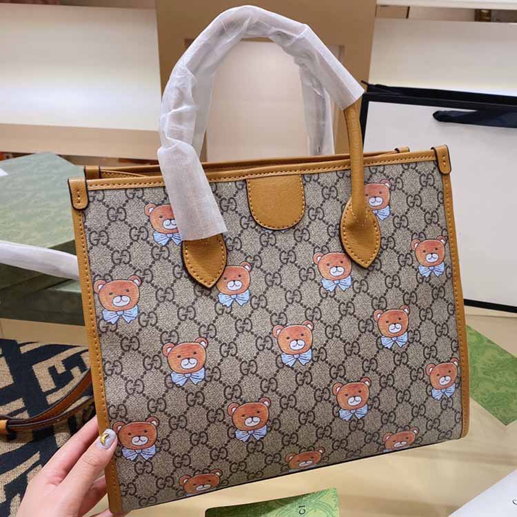 women designer bags classic tote Cartoon Bear ladies shoulder crossbody bag with a long strap
women designer bags classic tote Cartoon Bear ladies shoulder crossbody bag with a long strap