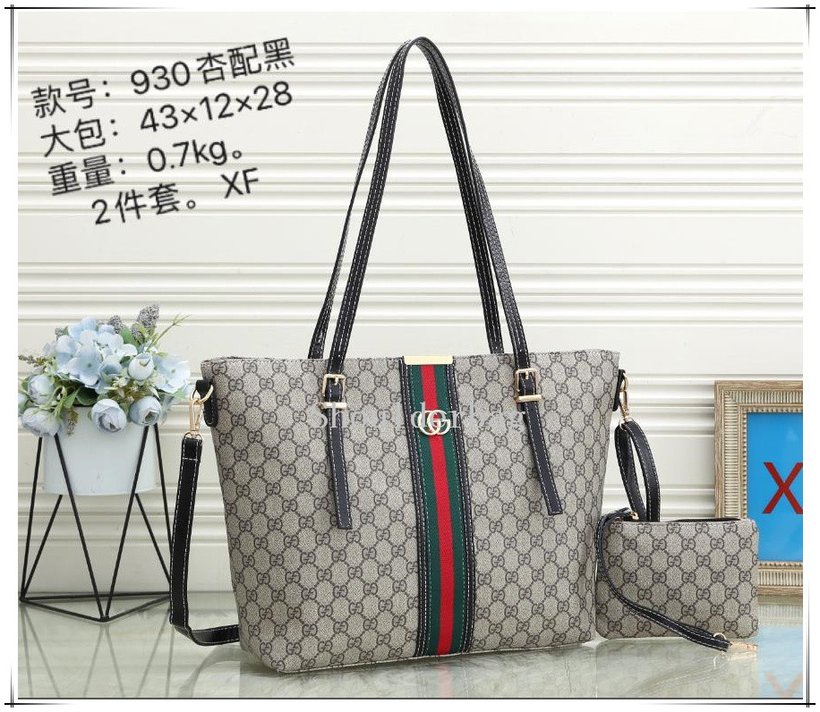 fashion Shoulder Bags Retro Rivets PU Leather Colorful Stripes Strap Designer Handbags Messenger Bag Small Clutch Crossbody Bages gg, Red;black
fashion Shoulder Bags Retro Rivets PU Leather Colorful Stripes Strap Designer Handbags Messenger Bag Small Clutch Crossbody Bages gg, Red;black
