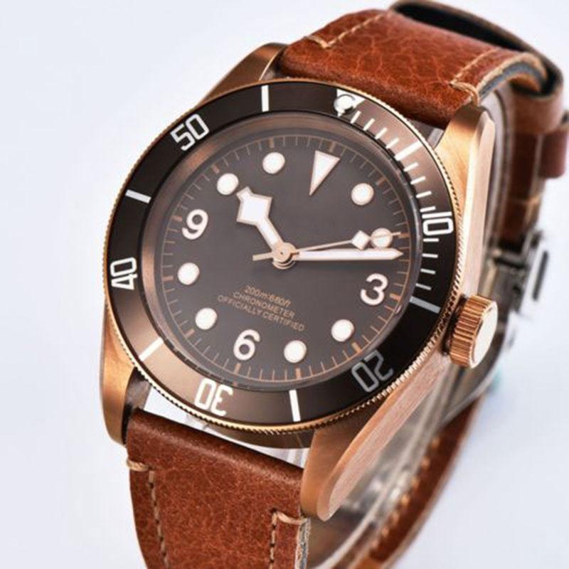 Wristwatches Brand Mens Watch 41mm NH35 Miyota8215 Seagull 1612 Automatic Movement Copper Pvd Case Sapphire Glass Swim Deep Luminous, No logo seagull
Wristwatches Brand Mens Watch 41mm NH35 Miyota8215 Seagull 1612 Automatic Movement Copper Pvd Case Sapphire Glass Swim Deep Luminous, No logo seagull