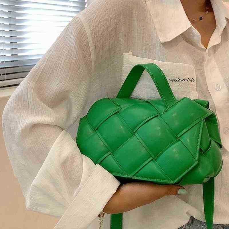 2022Woven Square Tote bag Fashion New High-quality PU Leather Women's Designer Handbag Luxury brand Shoulder Messenger Bag handbag, Black
2022Woven Square Tote bag Fashion New High-quality PU Leather Women's Designer Handbag Luxury brand Shoulder Messenger Bag handbag, Black