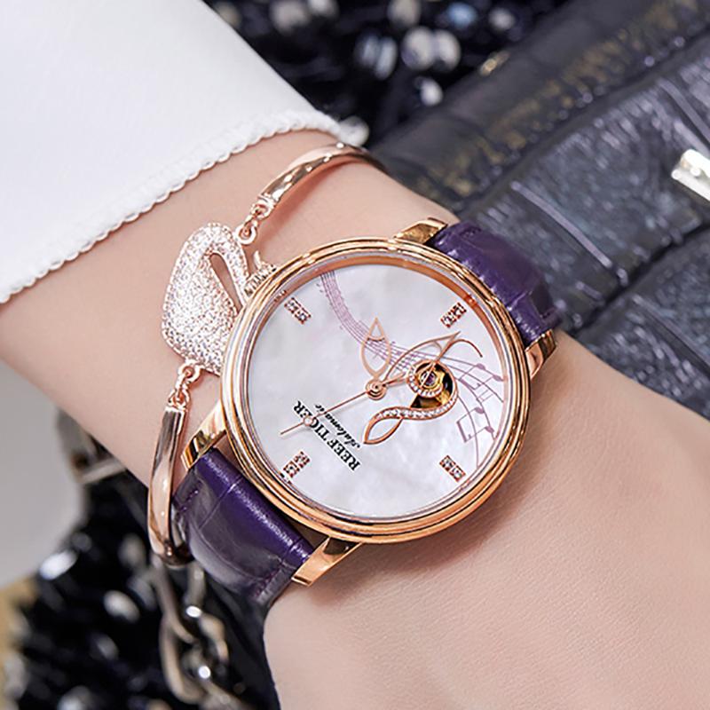 Wristwatches Reef Tiger/RT Purple Strap Watch For Women Diamond Shell Dial Waterproof Automatic Female 2021 RGA1582, Rga1582-ywl
Wristwatches Reef Tiger/RT Purple Strap Watch For Women Diamond Shell Dial Waterproof Automatic Female 2021 RGA1582, Rga1582-ywl
