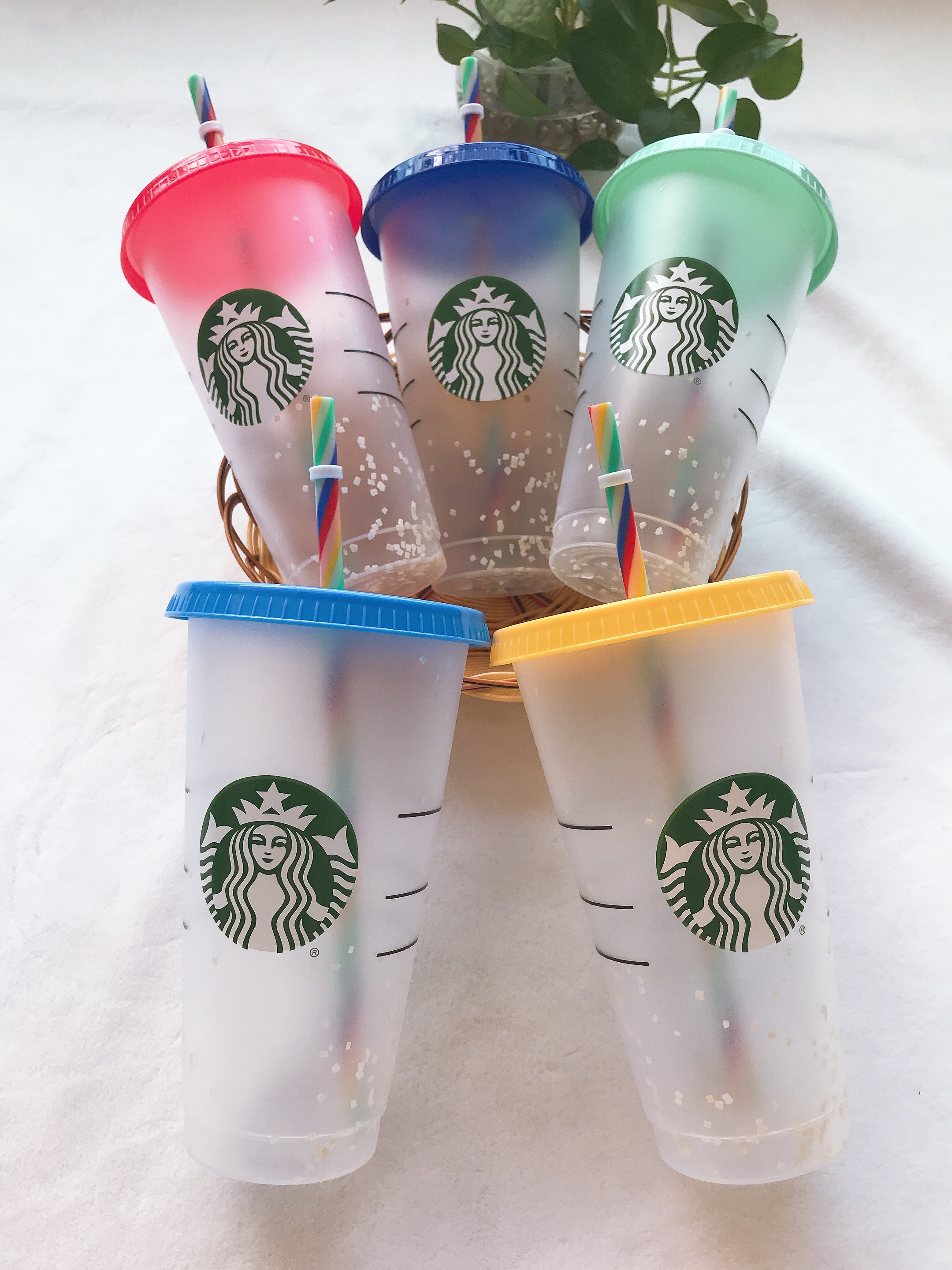 Starbucks 24OZ/710ml mug Cold color changing rainbow cup The rainbow cup Reusable Drinking Flat Bottom Cup Pillar Shape Lid Straw Mug Bardian 200pcs DHL Shipping, White
Starbucks 24OZ/710ml mug Cold color changing rainbow cup The rainbow cup Reusable Drinking Flat Bottom Cup Pillar Shape Lid Straw Mug Bardian 200pcs DHL Shipping, White