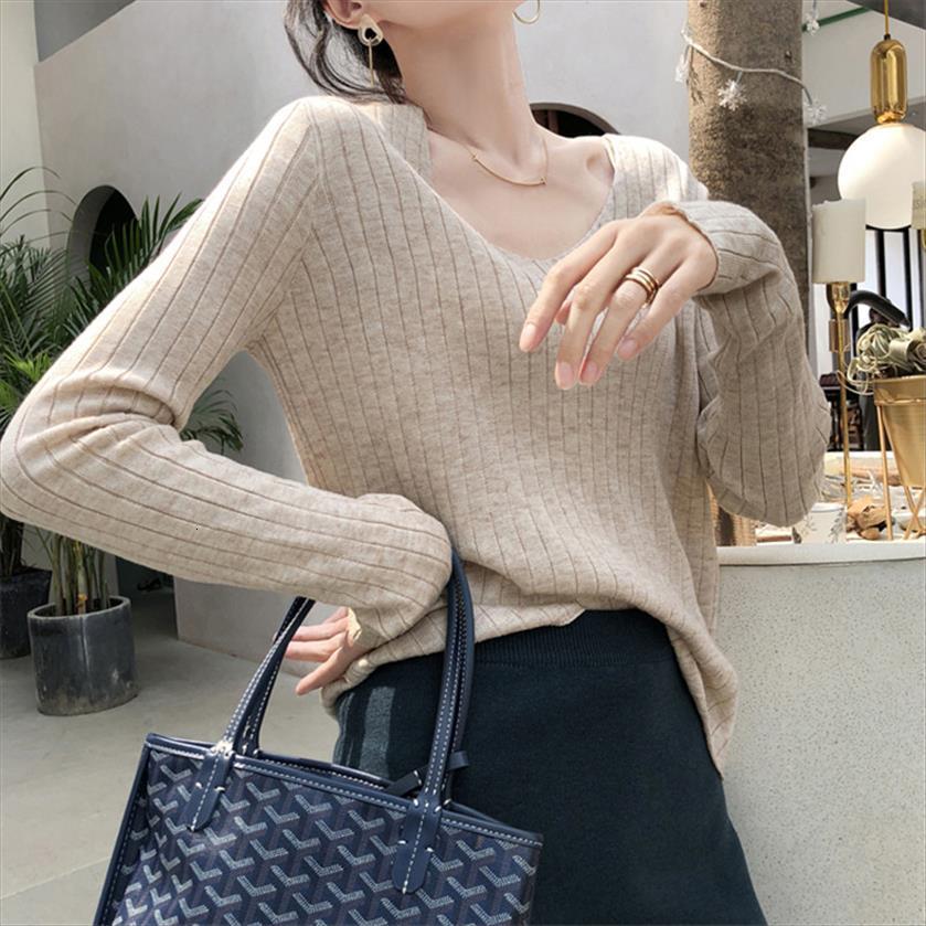 autumn winter women knitted sweaters female pullover solid v neck elegant office lady casual all match, White;black
autumn winter women knitted sweaters female pullover solid v neck elegant office lady casual all match, White;black