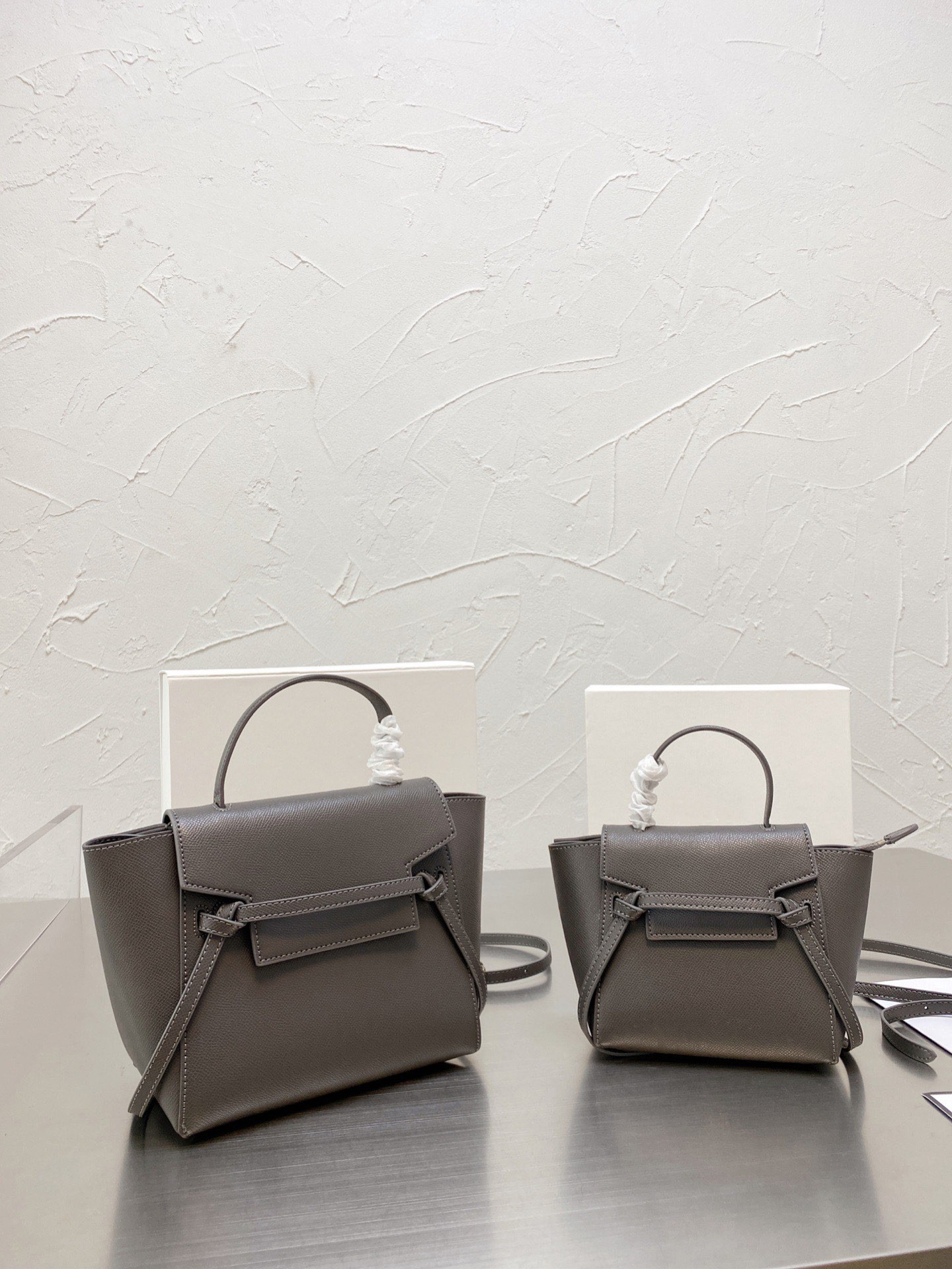 5A+ Lady Totes Celin Brand Lady Shoulder Bag Calfskin Tote Handbag Luxury Designer Belt Pique Crossbody Bag Shopping Belt Original Box
5A+ Lady Totes Celin Brand Lady Shoulder Bag Calfskin Tote Handbag Luxury Designer Belt Pique Crossbody Bag Shopping Belt Original Box