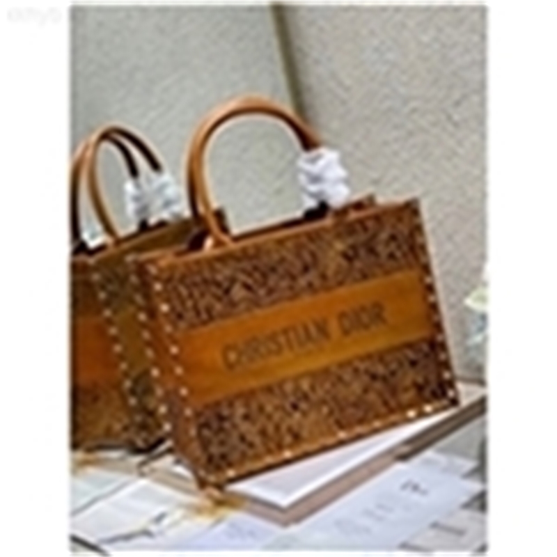 High end Luxury Boutique Quality Book Tote Brown Hand-embossed Clafskin with Overlays Tote Bag 1286 / 1296 Women's Handbag Designers Bags
High end Luxury Boutique Quality Book Tote Brown Hand-embossed Clafskin with Overlays Tote Bag 1286 / 1296 Women's Handbag Designers Bags