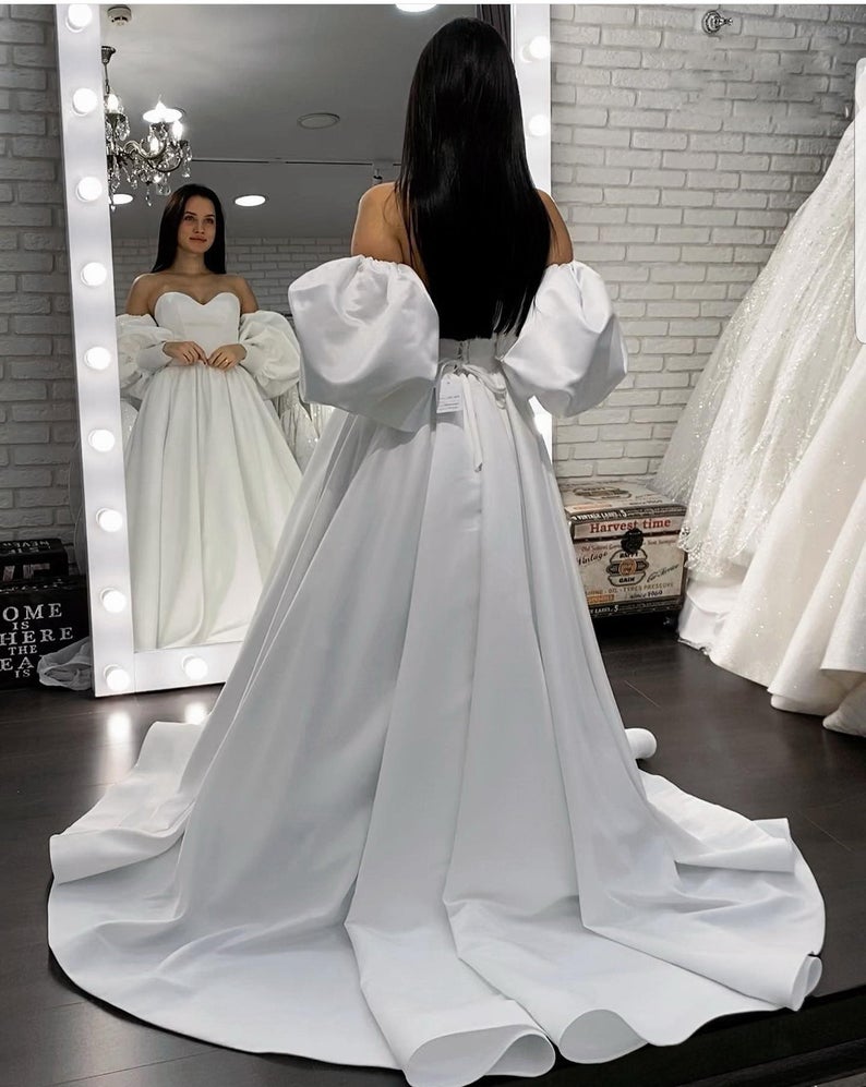 Simple Satin A Line Wedding Dress Sweetheart Neck Puff Long Sleeve Bride Dresses Boho Backless Bridal Gowns robes de mariée