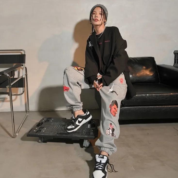 Women's Pants & Capris Women Autumn And Winter Gray Trousers Female Hiphop Loose Streetwear Sports Cargo Punk Pockets Jogger 2021, Black;white
Women's Pants & Capris Women Autumn And Winter Gray Trousers Female Hiphop Loose Streetwear Sports Cargo Punk Pockets Jogger 2021, Black;white